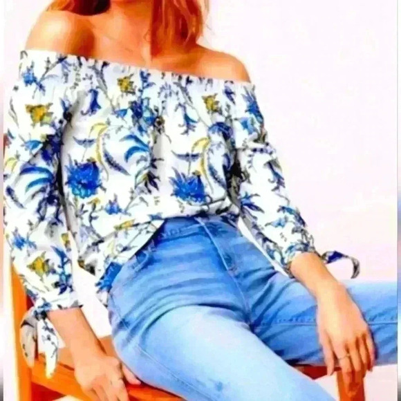 LOFT Off the shoulder floral top - small like new - Picture 1 of 6